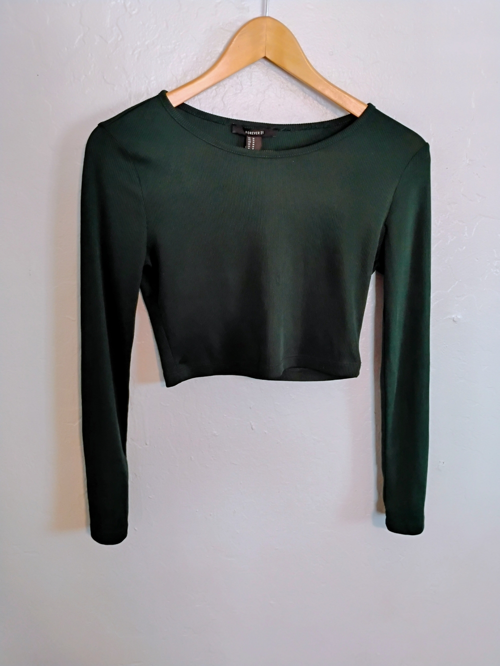 Forever 21 Women’s Dark Green Long Sleeve Crop Top